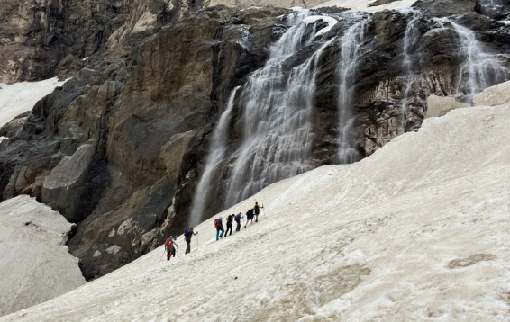Hakkari Highlands Glacier Trekking Tour