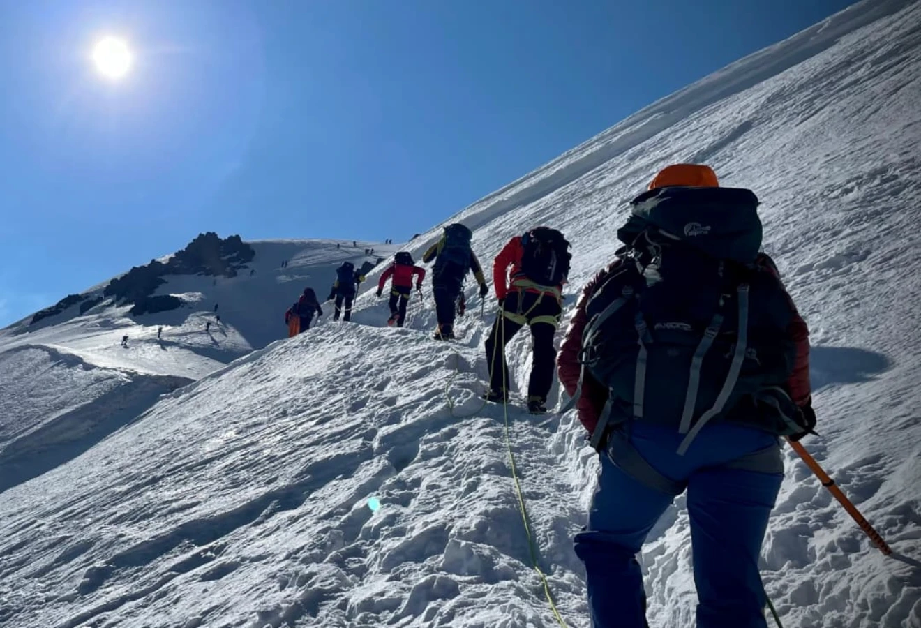 KAZBEK MOUNTAIN SUMMIT ACTIVITY - Fotoğraf 22