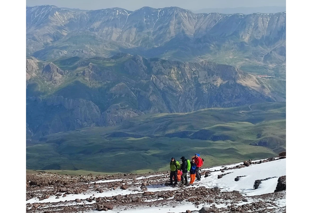 MOUNT DAMAVAND SUMMIT CLIMBING - Fotoğraf 10