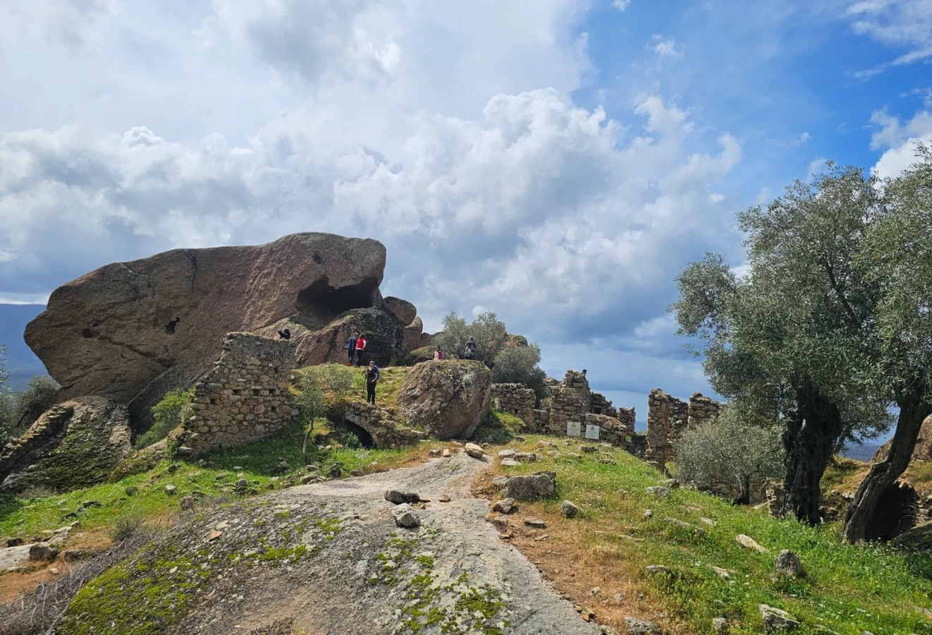 LATMOS MOUNTAIN SUMMIT CLIMB AND ANCIENT CITY TOUR - Fotoğraf 25