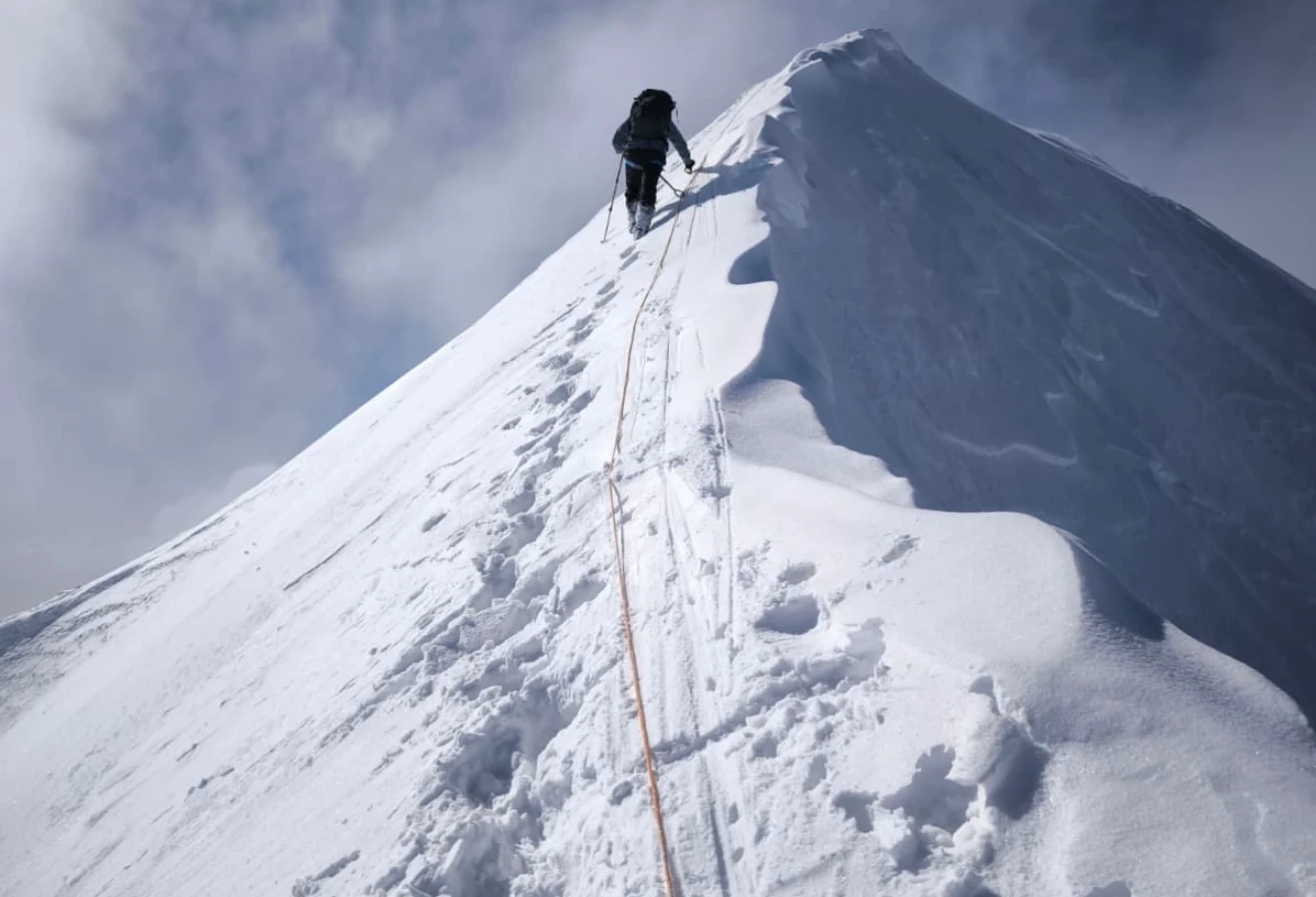 CILO MOUNTAINS RESHKO PEAK (4168) WINTER CLIMB - Fotoğraf 14