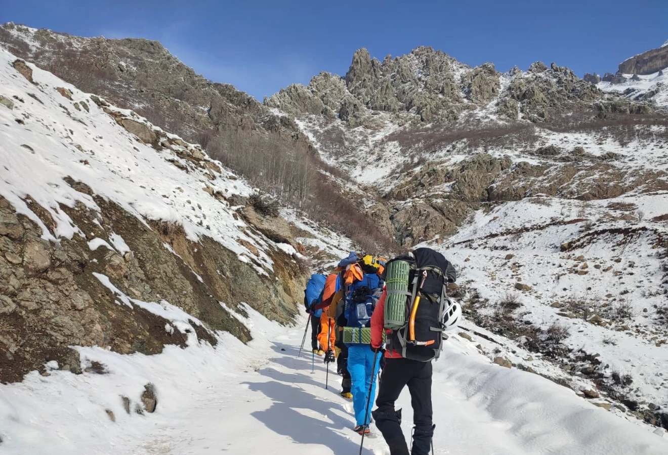 CILO MOUNTAINS RESHKO PEAK (4168) WINTER CLIMB - Fotoğraf 3