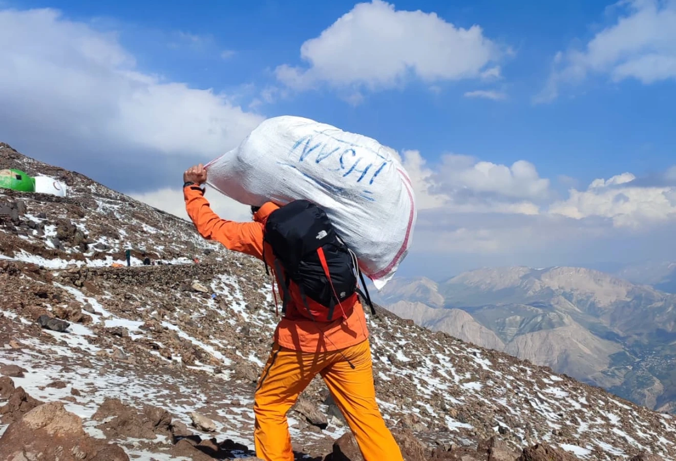 MOUNT DAMAVAND SUMMIT CLIMBING - Fotoğraf 11